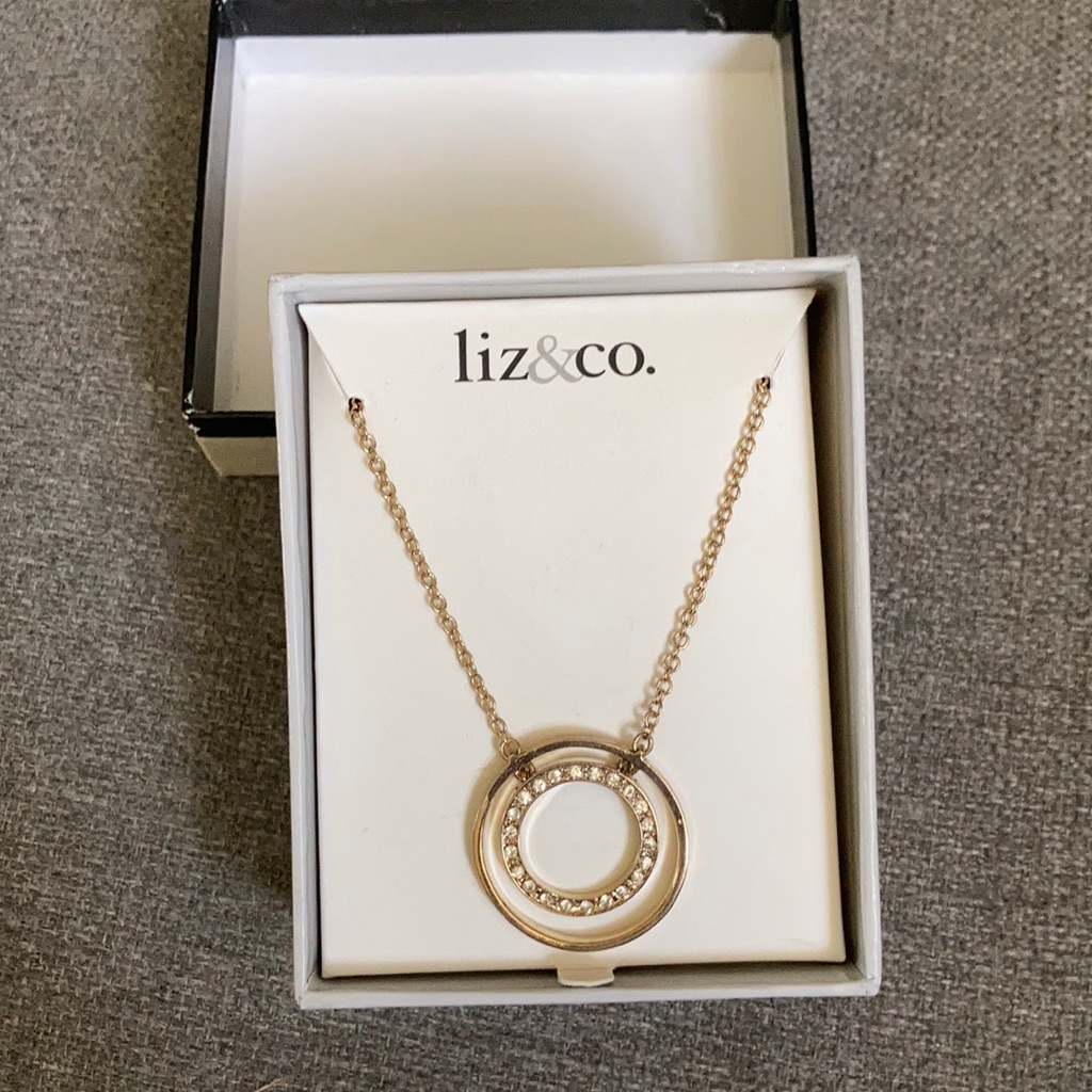 Liz Co Gold Pendant Necklace In Box 6$